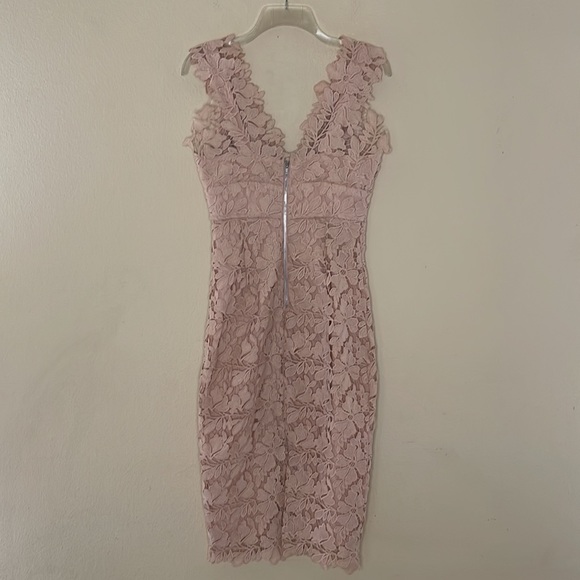 Bardot Valeria Guipure Lace V Neck Pencil Sheath Dress Sz 4 - Picture 3 of 7